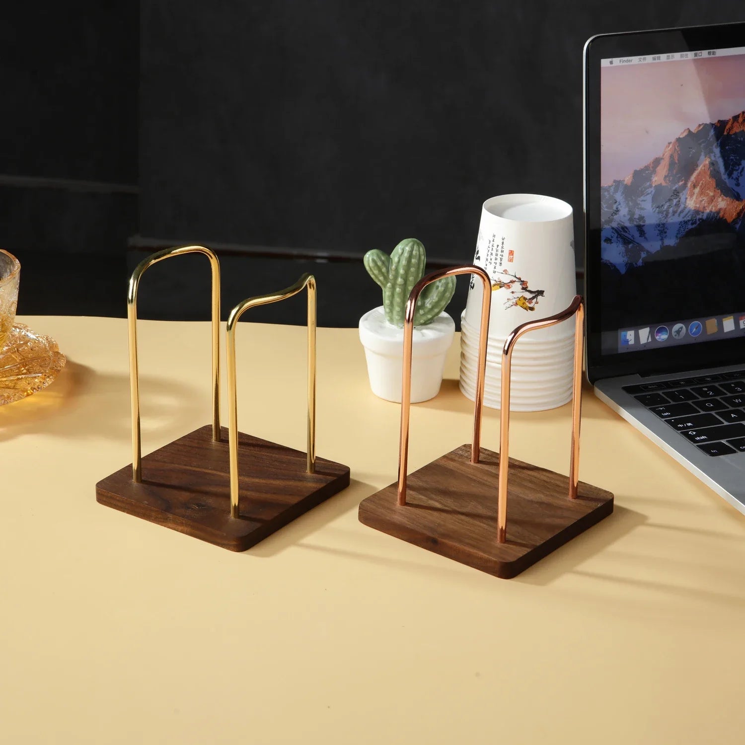 Metal Disposable Cup Storage Holder Water Tea Cups Dispenser Rack Shelf with Wooden Base Mug Display Stand Home Organizer